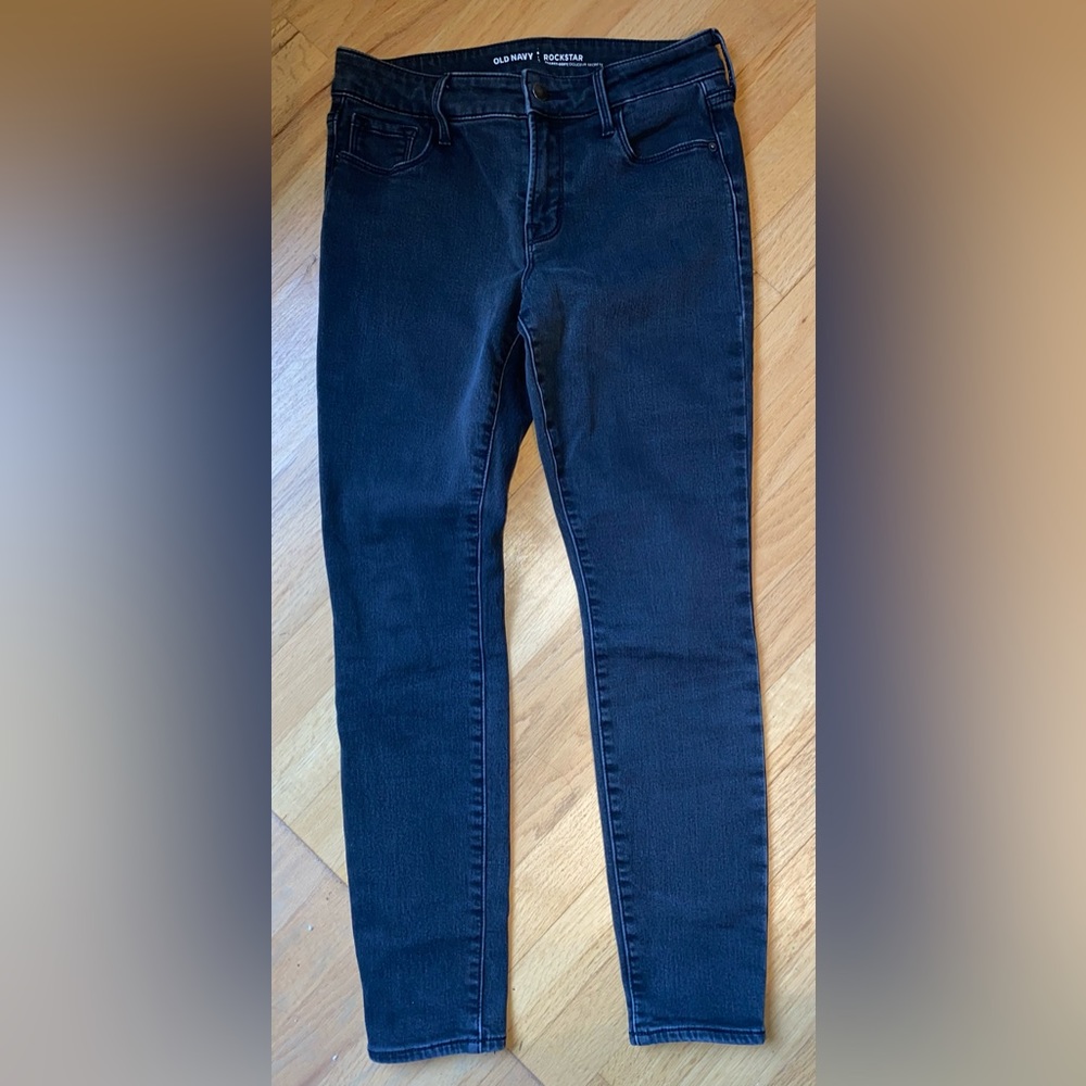 Women’s Black Skinny Jeans. Size 4